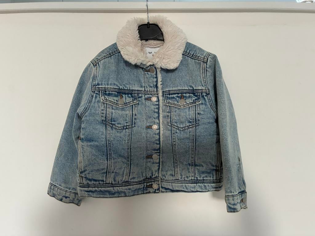 Jeansvest teddyvoering Milla Star maat 110 zo goed als nieuw, Meisje, Ophalen of Verzenden, Zo goed als nieuw, Milla Star