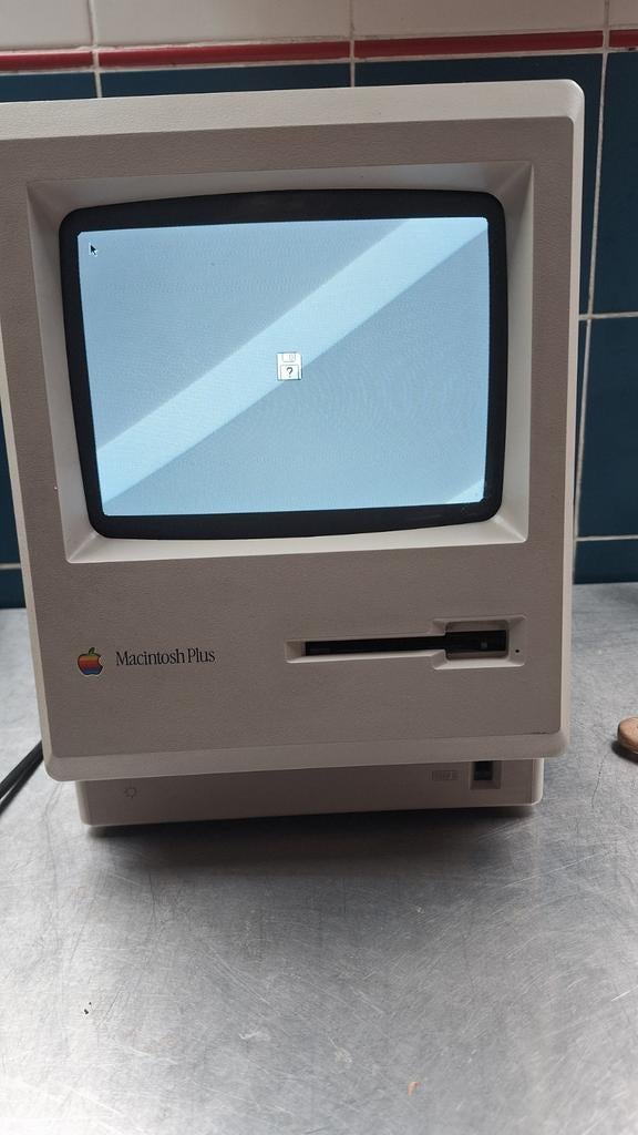 MacIntosh Plus Works, Ophalen of Verzenden