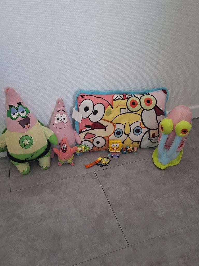 Peluche Bob l'éponge ( figurine, coussin) ap