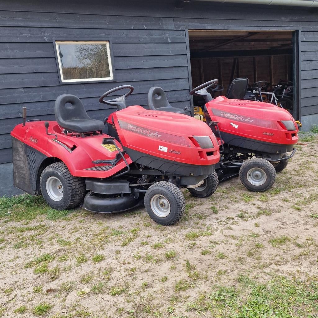 2 tondeuses hydrostatiques Castelgarden Twincut 13,5 ch + ba, Enlèvement, Comme neuf, Bac de ramassage