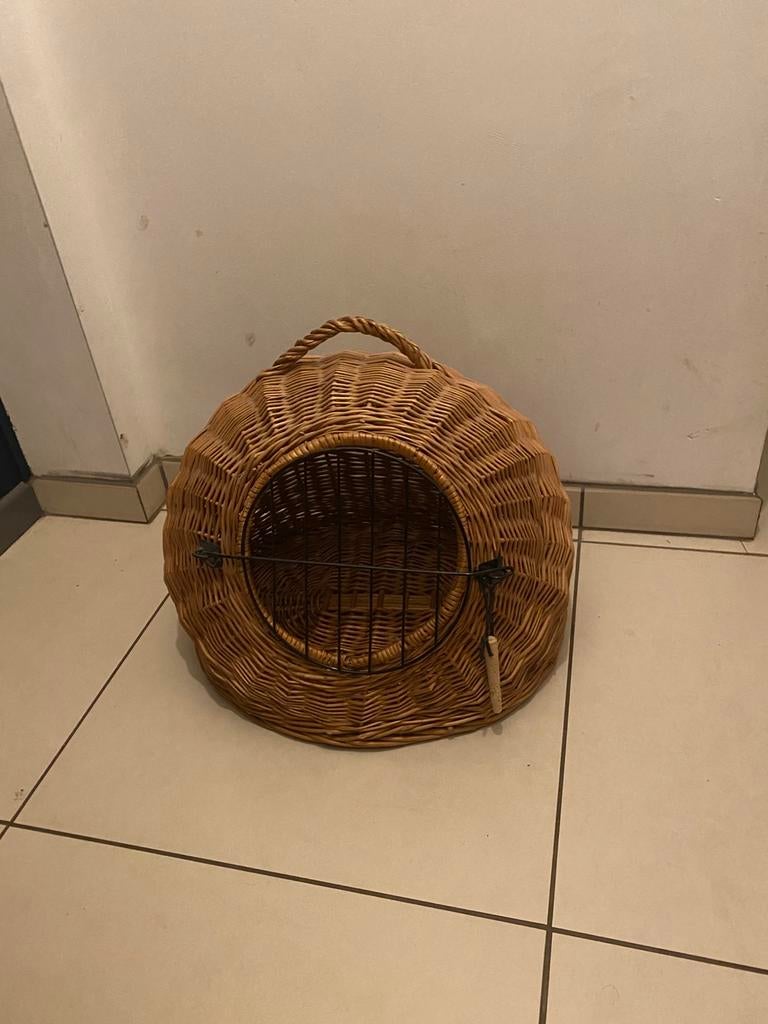 Mand kat of kleine hond, Ophalen, Gebruikt, Riet