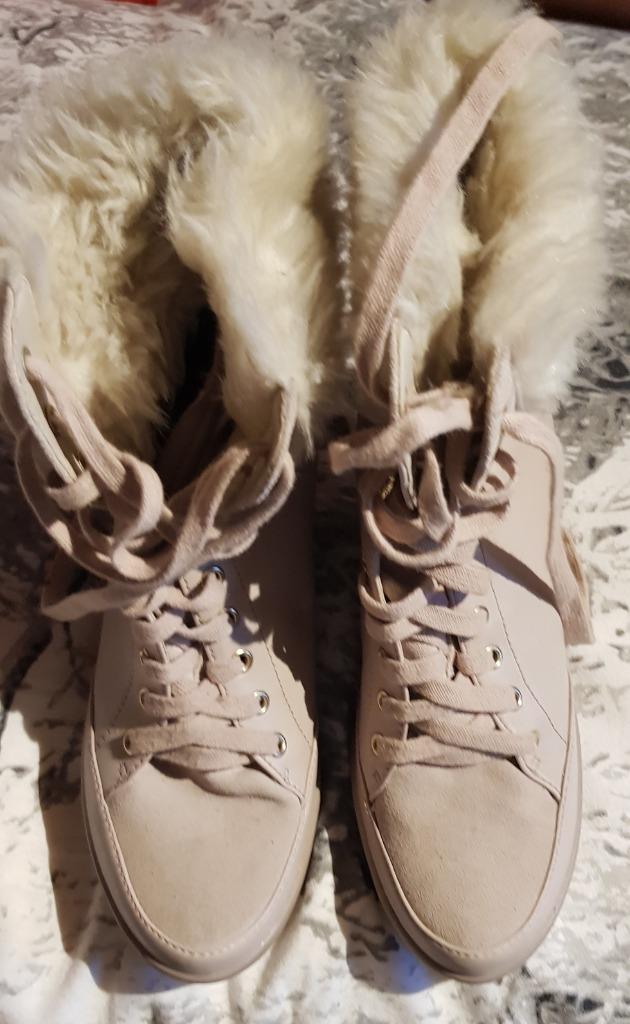 Guess botjes M 40, Guess, Beige, Lage of Enkellaarzen, Nieuw