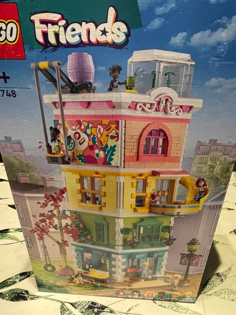 Lego friends - 41748 - heartlake city buurtcentrum, Ophalen, Zo goed als nieuw, Lego