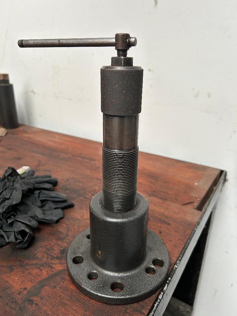 EXTRACTEUR DE MOYEU DE ROUE HYDRAULIQUE 15 TONNES, Autos : Divers, Outils de voiture, Enlèvement