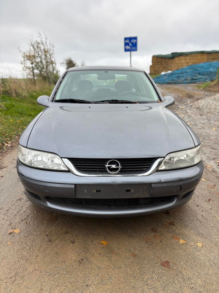 Opel Vectra 1.6 essence automatique 2001 clime Lex OK, Autos, Argent ou Gris, Achat, Entreprise, Automatique