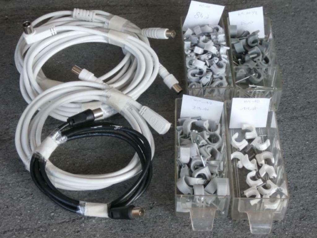 Câbles coaxiaux 4pcs. & serre-câbles, Enlèvement ou Envoi, Comme neuf, Câble ou Fil électrique