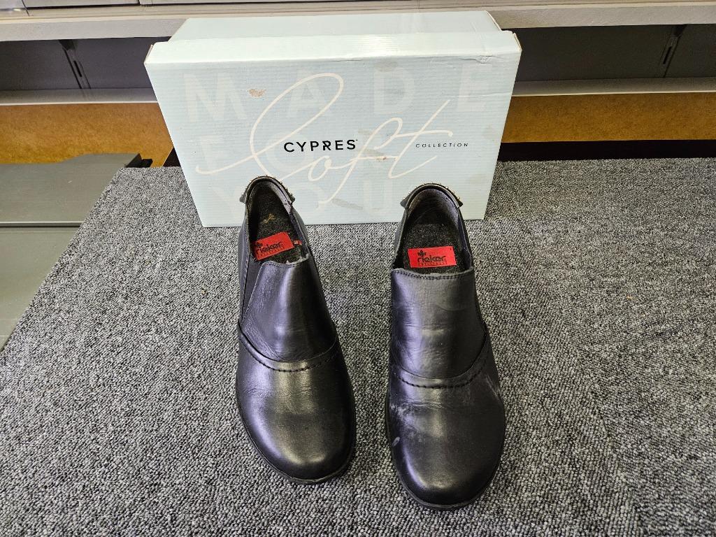 CHAUSSURES RIEKER MOCASSINS EN CUIR NOIR - TAILLE 36, Enlèvement ou Envoi, Comme neuf, CYPRES, Chaussures basses