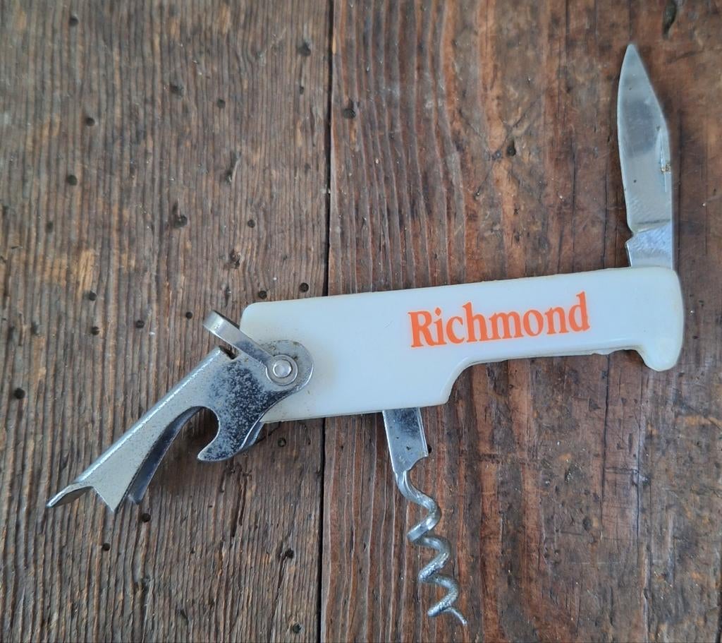 Richmond verzamelobject, Verzamelen, Rookartikelen, Aanstekers en Luciferdoosjes, Ophalen of Verzenden, Zo goed als nieuw