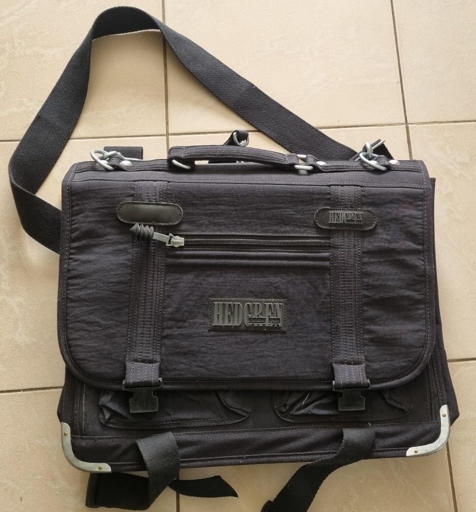 Boekentas Hedgren Zwart, Ophalen, Zwart, 40 tot 50 cm, Zo goed als nieuw