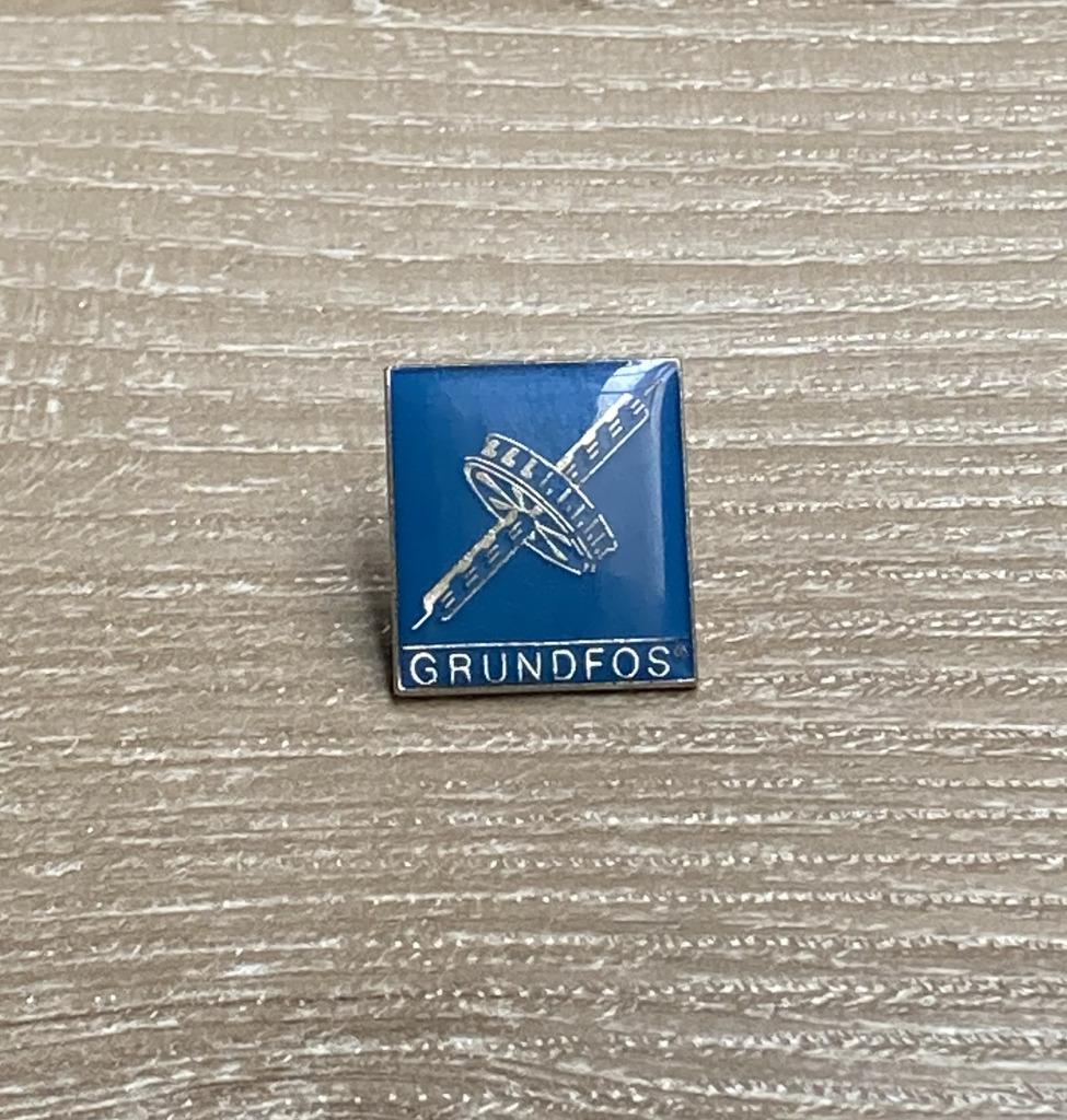 PIN - GRUNDFOS - POMPEN, Envoi, Utilisé, Marque, Insigne ou Pin's