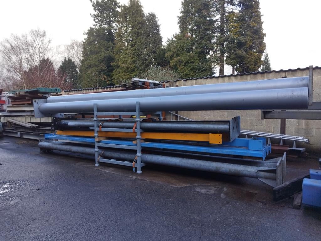 Metalen palen - zuilen - reclamebord - verlichtingspaal, Ophalen, Gebruikt, Metalen palen en kokers, Geen idee