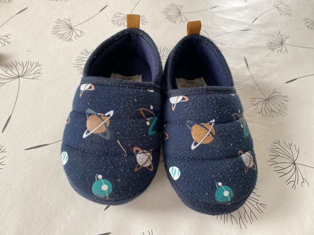 Pantoufles garçon TAO, Enfants & Bébés, Vêtements de bébé | Chaussures & Chaussettes, Comme neuf, Enlèvement, Pantoufles, Garçon