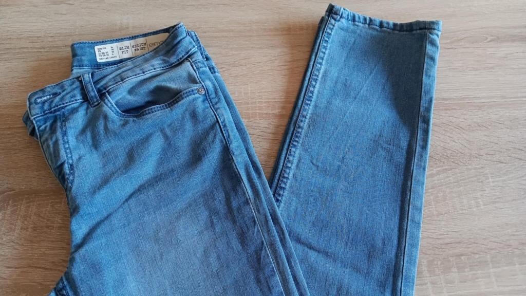 Jeansbroek dames Esmara  Maat 38, Ophalen of Verzenden, Zo goed als nieuw, Overige jeansmaten