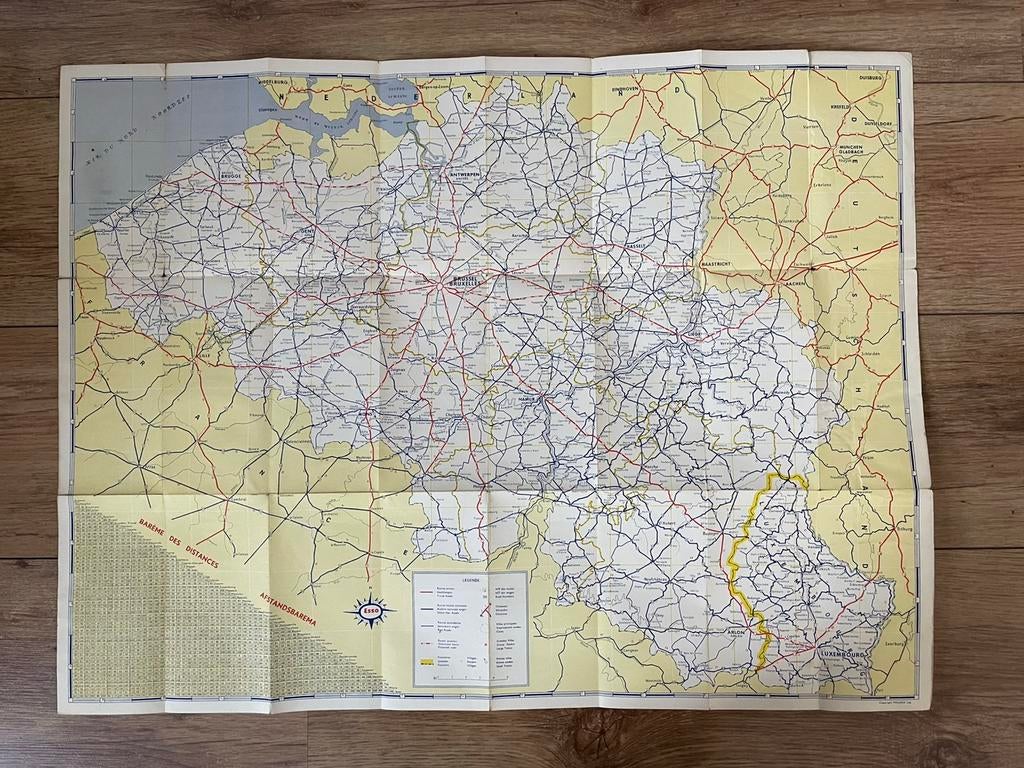 Vintage Esso Wegenkaart België en Luxemburg, Ophalen of Verzenden, Gelezen