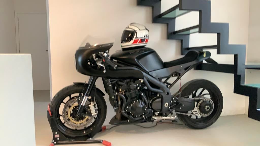 TRIUMPH SPEED TRIPLE 1050 café racer, Motoren, Motoren | Triumph, Sportuitlaat, 3 cilinders, 1050 cc, Meer dan 35 kW