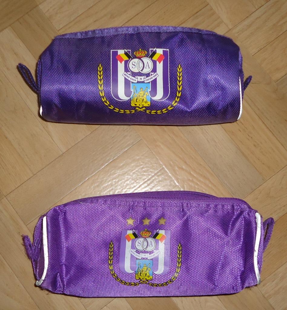 2 verschillende pennenzakken anderlecht, Diversen, Ophalen of Verzenden