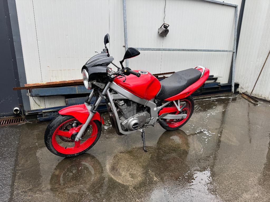 Suzuki - GS500, 2 cilinders, Bedrijf, Minimaal motorrijbewijs A2, Naked bike