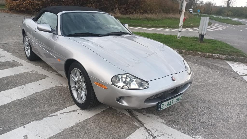 superbe jaguar xkr cabriolet **68300km**ful carnet entretien, Autos, Argent ou Gris, Achat, Cabriolet, Entretenue par le concessionnaire
