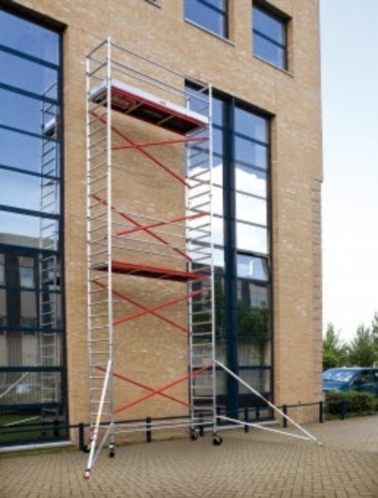 Te huur: Stelling Altrex 8,2m werkhoogte, Ophalen, Gebruikt, Rolsteiger of Kamersteiger, 5 meter of hoger