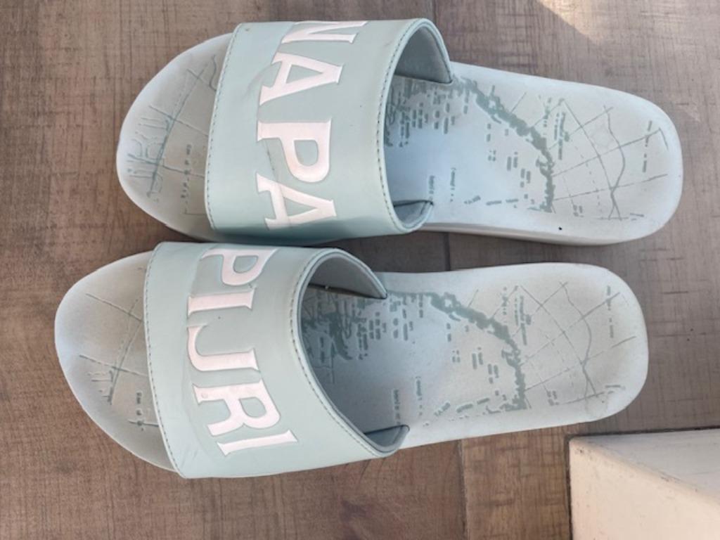 Slippers Napapijri  M38 lichtblauw Dames ALS NIEUW, Vêtements | Femmes, Enlèvement ou Envoi, Comme neuf, Bleu, Napapijri