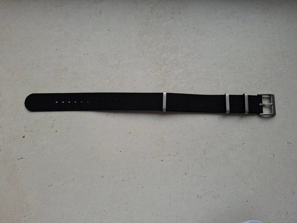 Bracelet NATO noir de qualité 20mm boucles satinées neuf!, Enlèvement, Noir