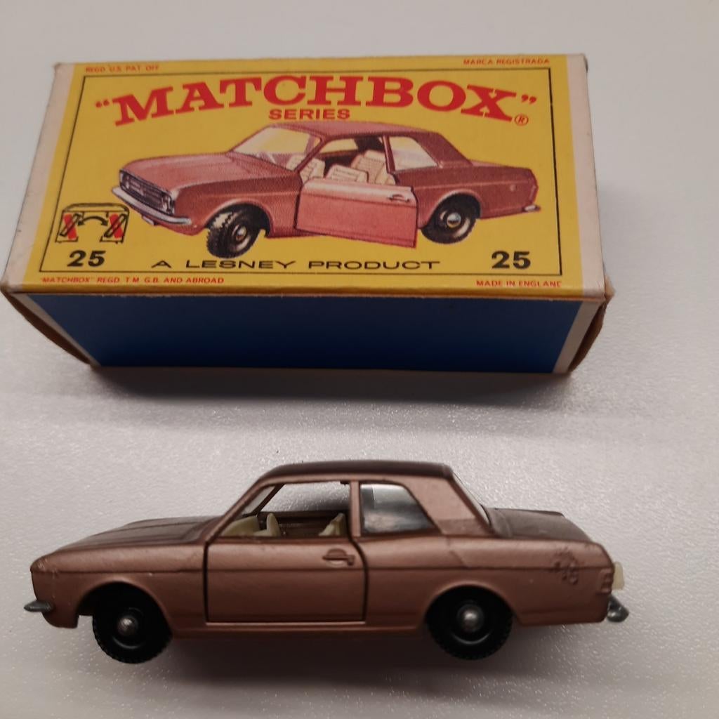 MATCHBOX NewModel nr.25 FORD CORTINA.*VINTAGE*, Ophalen, Zo goed als nieuw, Auto, Matchbox