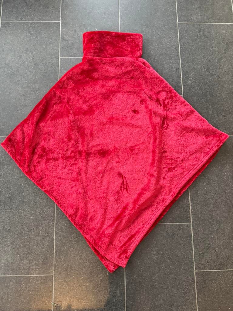 Warme cosy cape, Ophalen of Verzenden, Nieuw, Rood