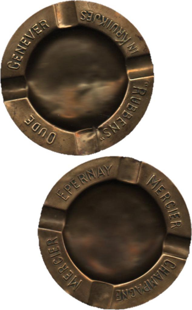 2 koperen asbakken met reclame erop, Ophalen of Verzenden