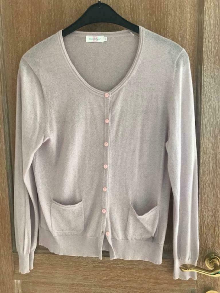 Nieuwe roze, gespikkelde cardigan - mt XL - oto 50cm (zn3633, Ophalen of Verzenden, Nieuw, Maat 46/48 (XL) of groter, Roze