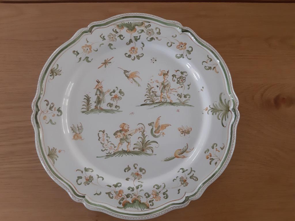 grand plat rond faïence décor Moustiers, Enlèvement