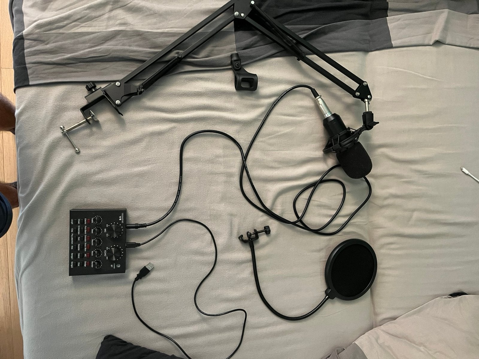 Microfoon met arm en soundboard, Musique & Instruments, Microphones, Comme neuf, Autres types, Enlèvement
