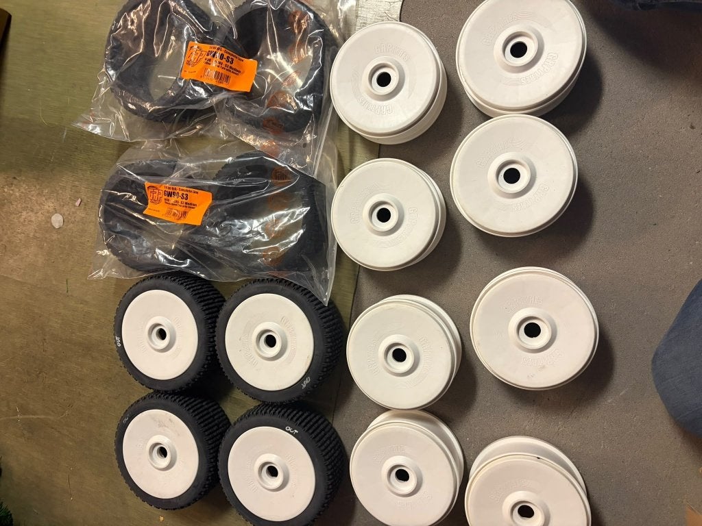 1/6 nieuwe grp banden en velgen., Ophalen, Overige schalen