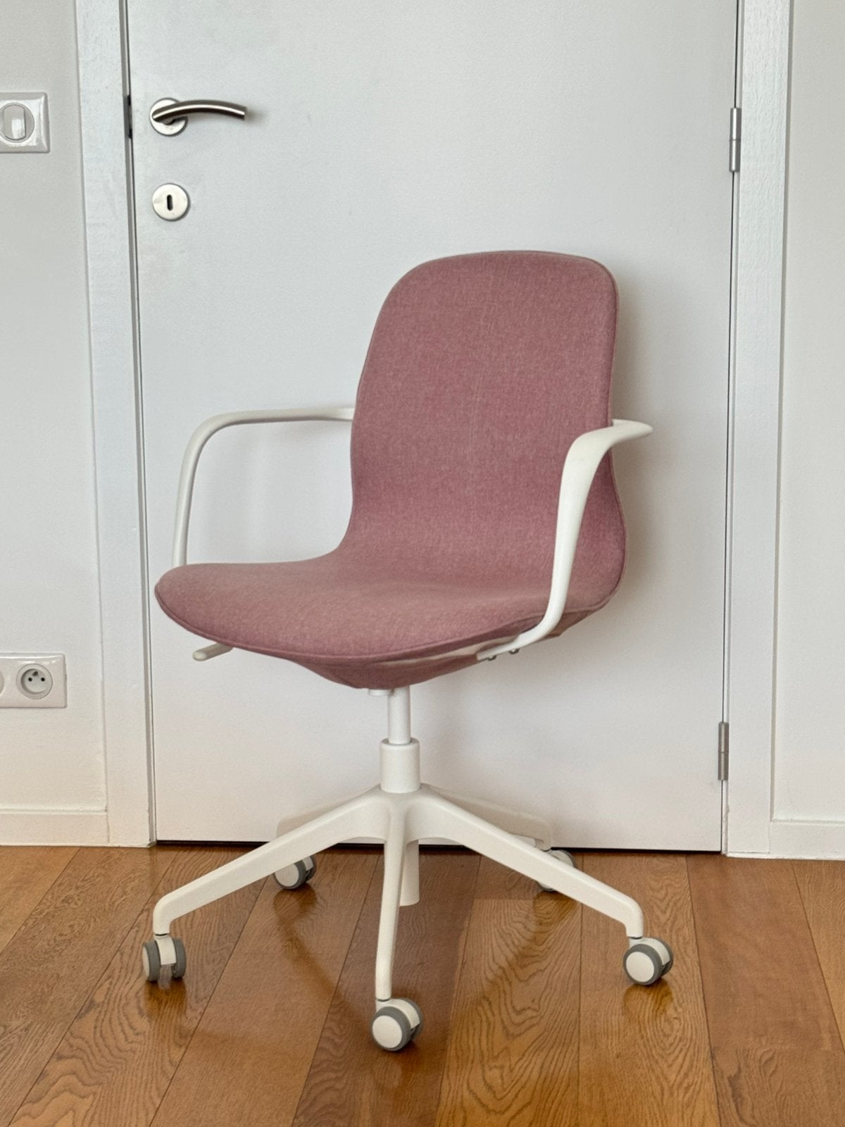 Chaise de bureau Ikea, Maison & Meubles, Enlèvement, Comme neuf, Rose, Chaise de bureau