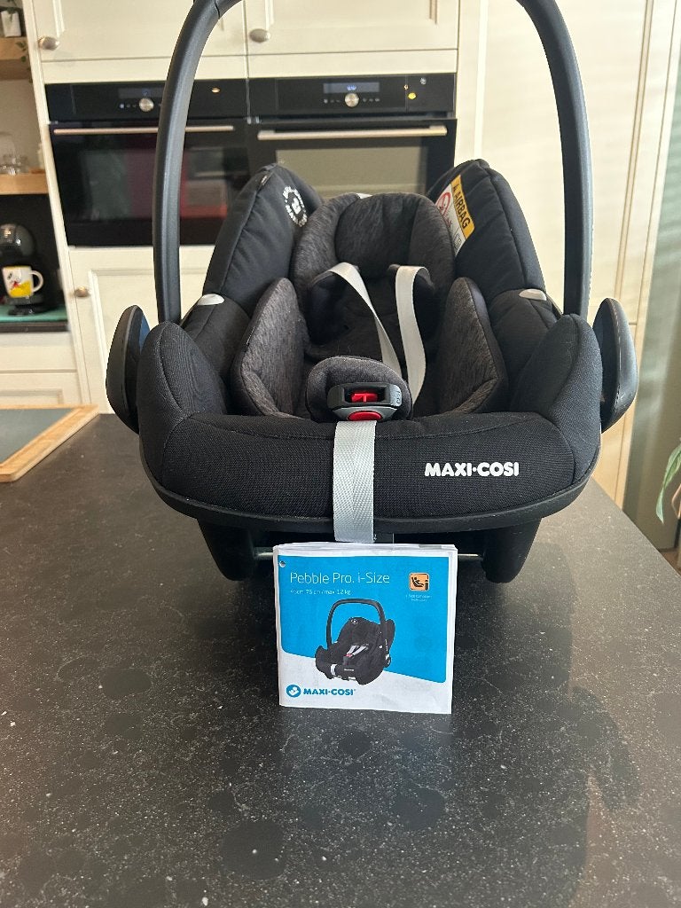 Maxi-Cosi Pebble Pro i-Size (Essential Black), Ophalen, Autogordel, Zo goed als nieuw, 0 t/m 13 kg
