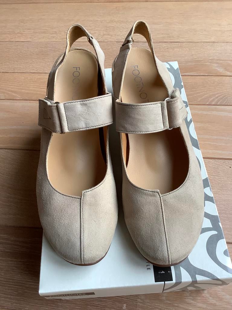 Beige suède zomerschoenen maat 41 merk Footnotes., Vêtements | Femmes, Chaussures, Neuf, Enlèvement ou Envoi, Beige, Sandales et Mûles
