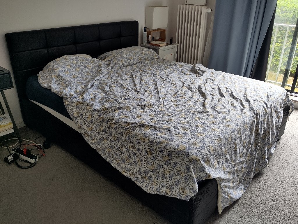lit avec compartiment (sans matelas), Tissu, Queen size, Enlèvement, Utilisé