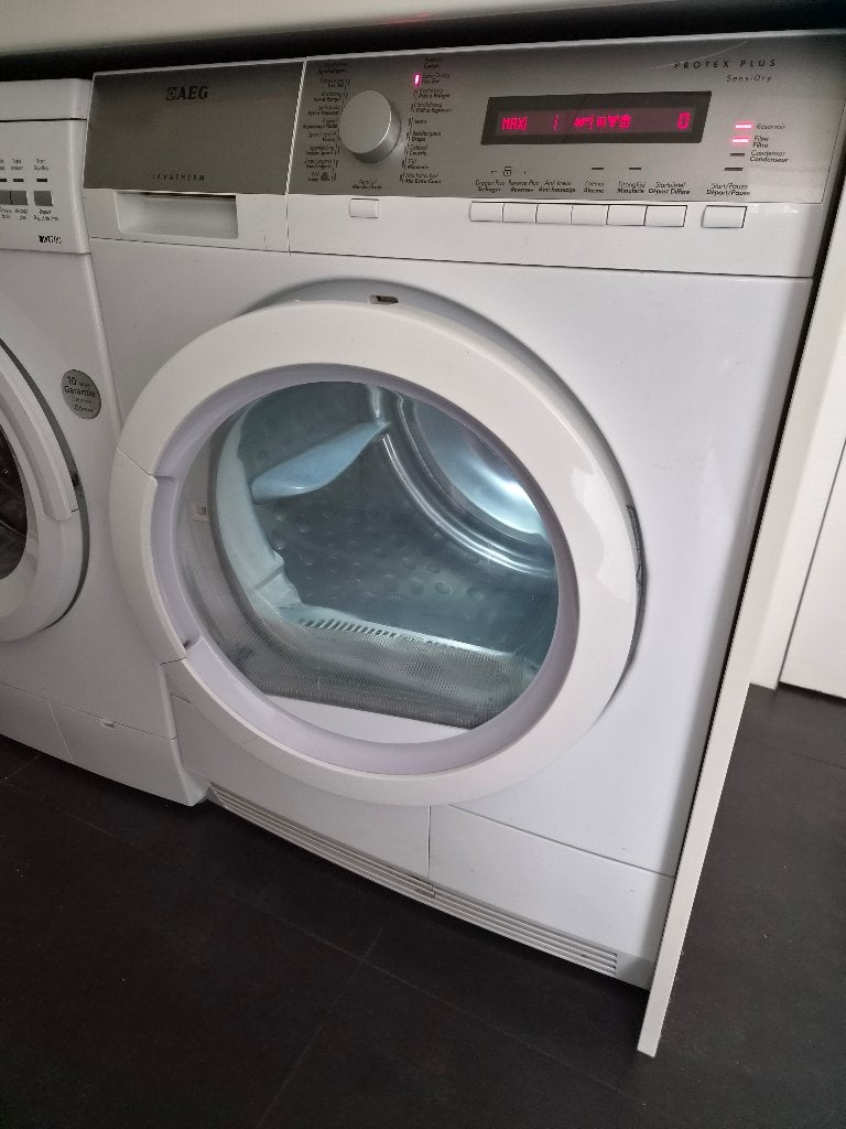 Condenatie droogkast AEG, Elektronische apparatuur, Ophalen, Gebruikt, Anti-kreukfase, 8 tot 10 kg