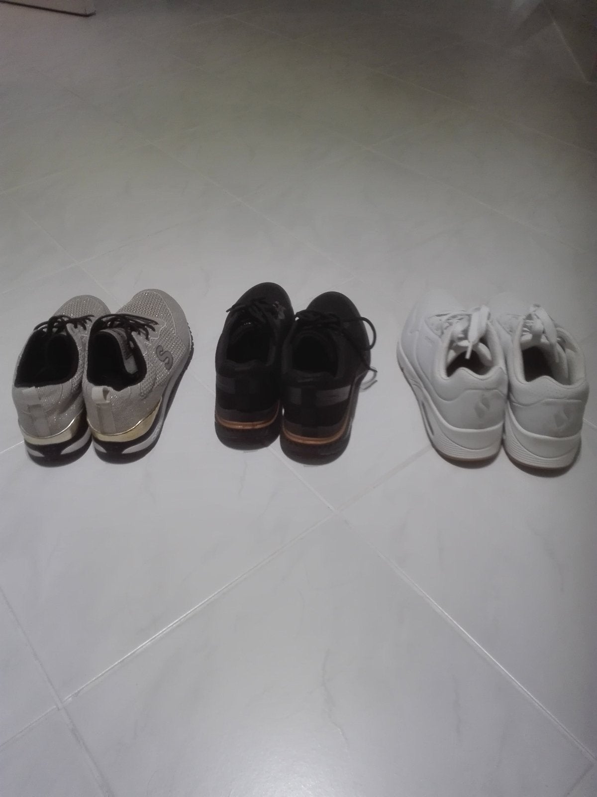 Nieuwe Sketchers, Ophalen, Nieuw