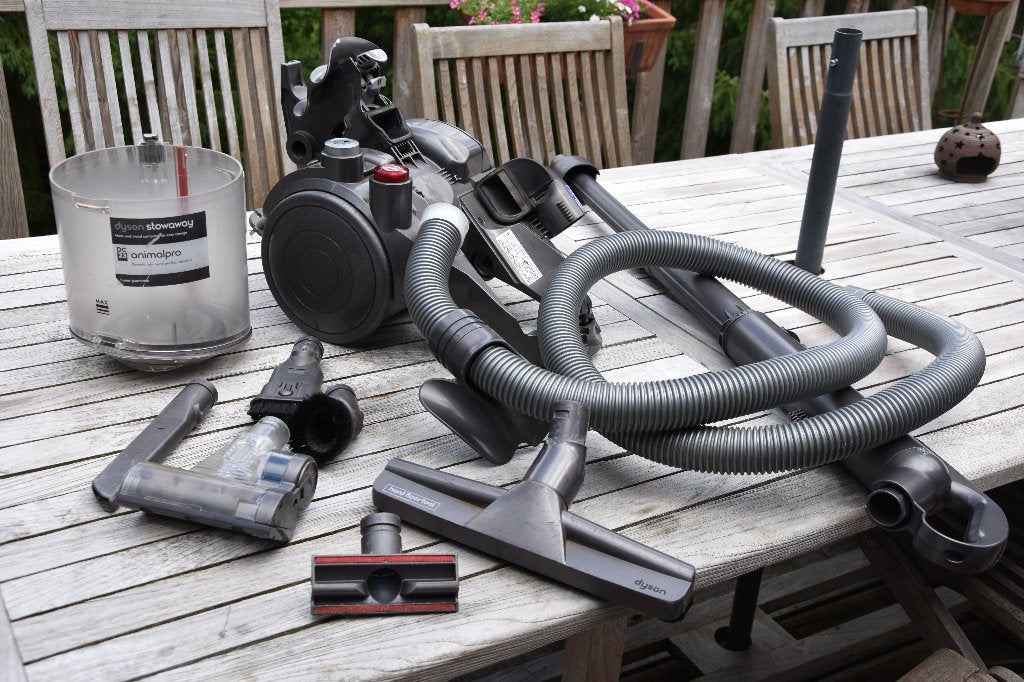 dyson, 1600 à 2000 watts, Réservoir, Aspirateur traîneau, Enlèvement
