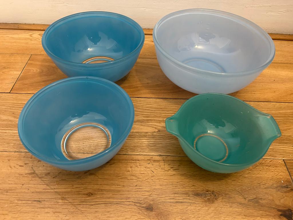 Vintage Pyrex mengkommen set (4 stuks) - Blauw/Turquoise, Ophalen, Zo goed als nieuw, Glas, Kom(men)