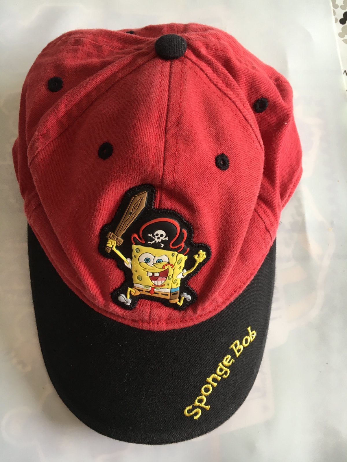 Zeer mooie rode pet van Sponge Bob : NIEUW!, Kinderen en Baby's, Babykleding | Petten en Hoeden, Ophalen, Nieuw, Jongetje of Meisje