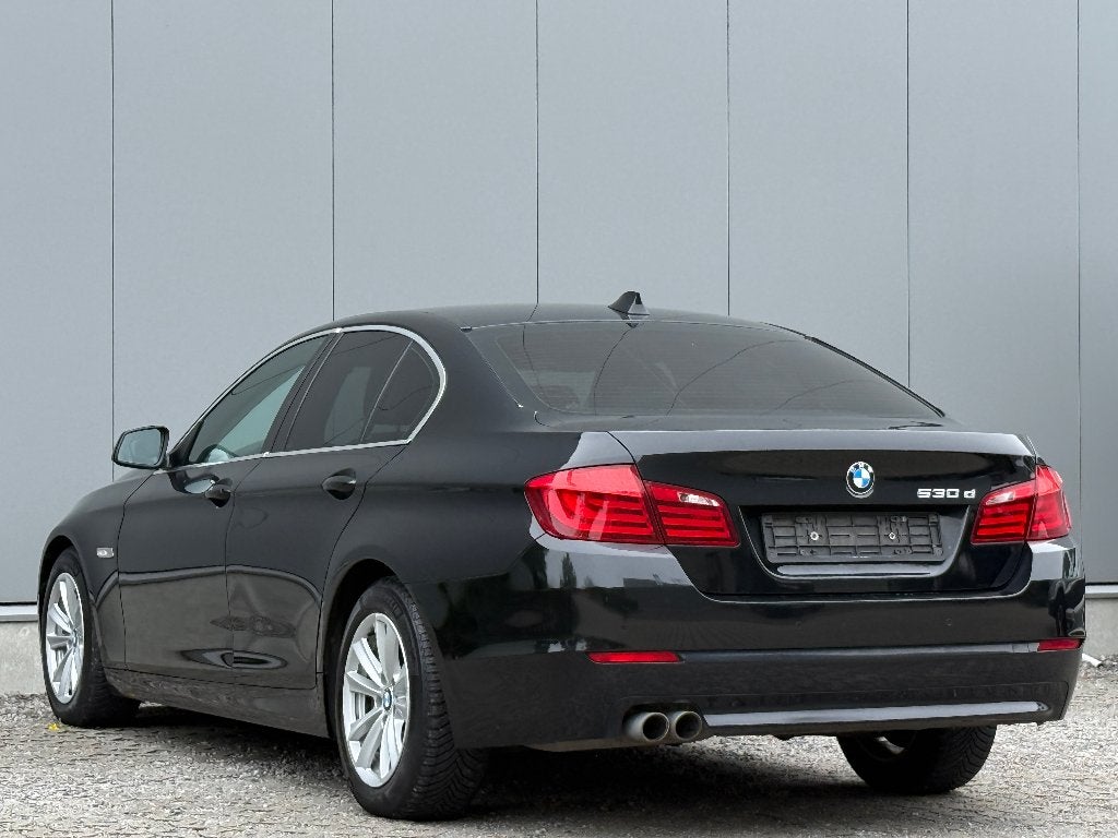 BMW 530d Berline Cruise ParkSensor Leder Navi DigAirco, Auto's, BMW, Automaat, Euro 5, Achterwielaandrijving, 2993 cc