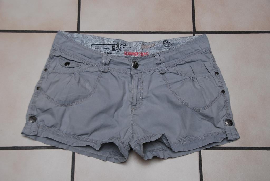 Mini Short "MIM" en coton gris clair Taille 40 comme NEUF!, Taille 38/40 (M), Gris, Enlèvement ou Envoi, Comme neuf