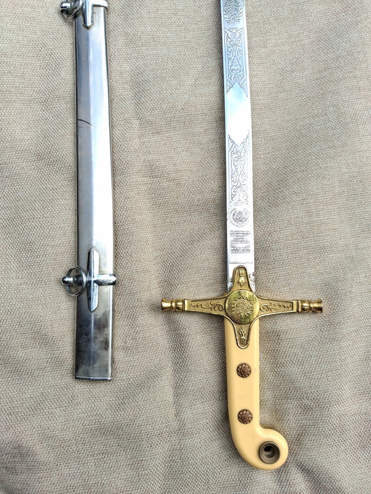 Réplique du sabre de cérémonie Elisabeth II Wilkinson, Collections, Enlèvement ou Envoi