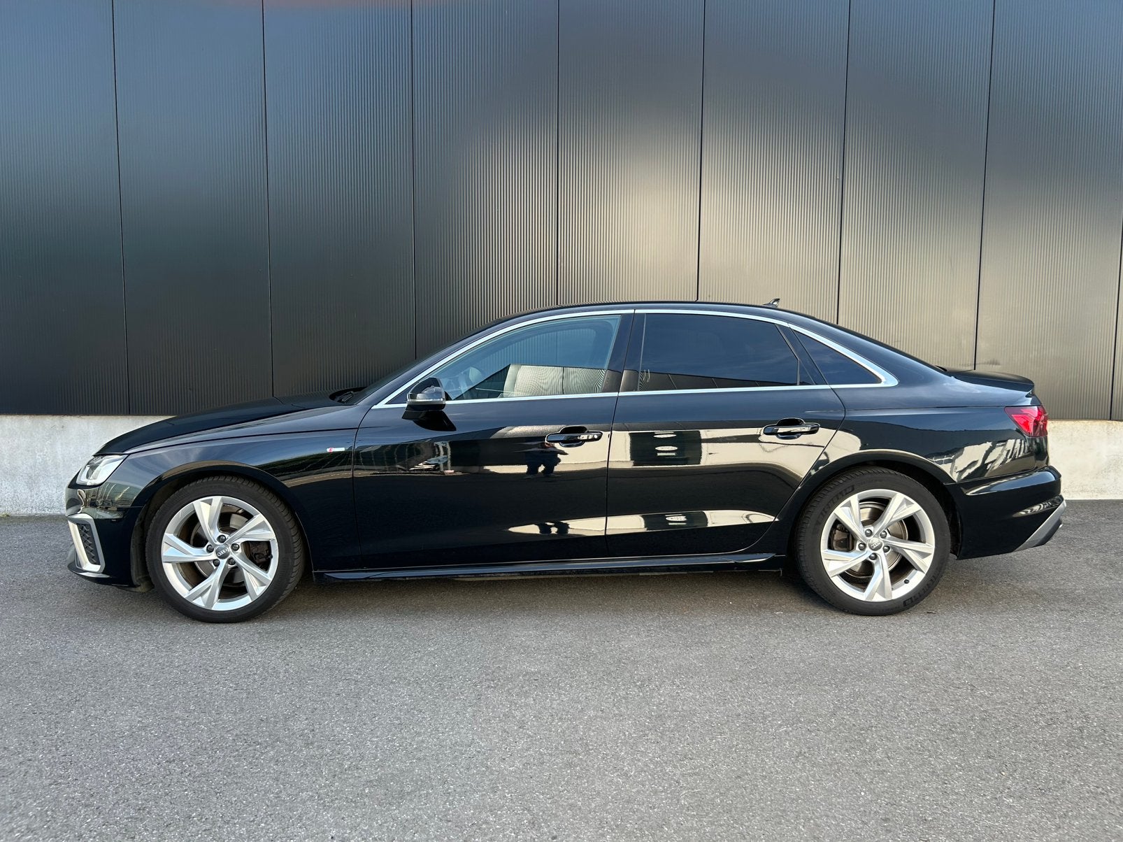 Audi A4 35 TFSI / S-Line / Automaat / Perfecte staat, Auto's, Audi, Automaat, USB, A4, Zwart