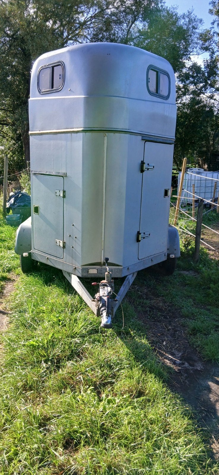extra hoge 2 paardstrailer, Dieren en Toebehoren, Ophalen