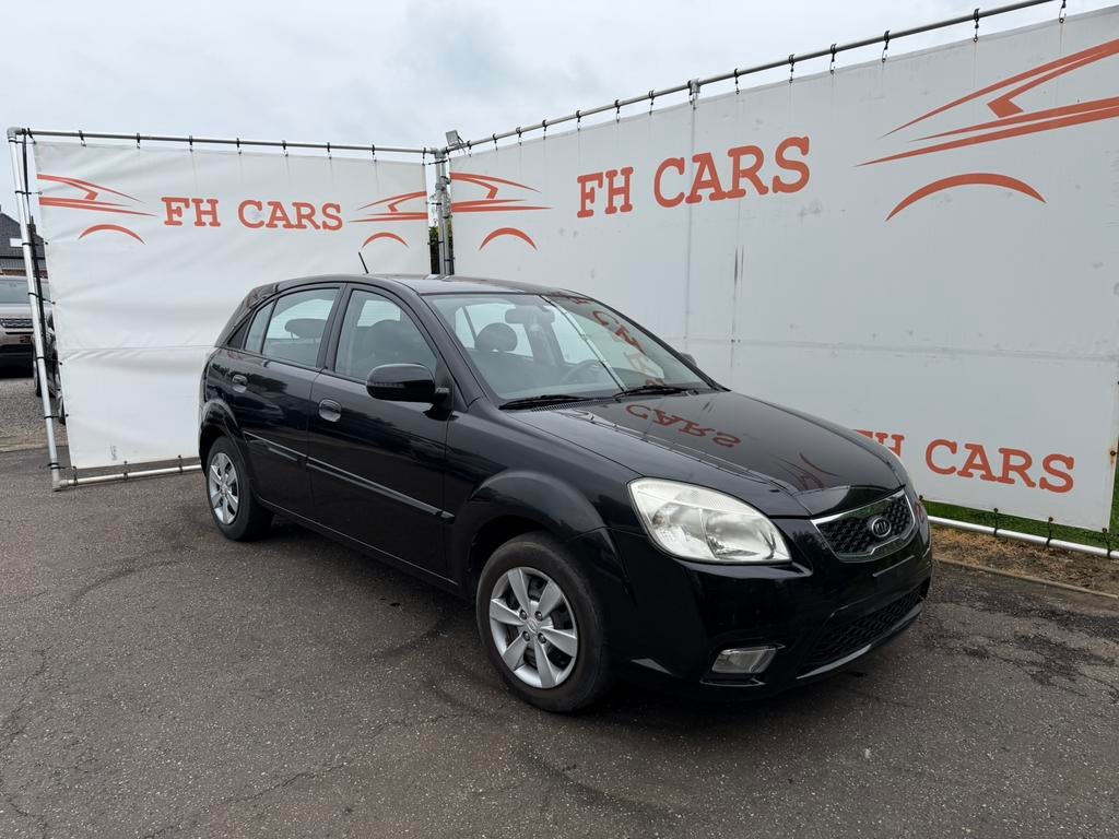 KIA RIO 1.5 CRDI *2010* 159 000 KM* AIRCO * 4/5 DEURS *, Auto's, Voorwielaandrijving, Stof, Zwart, 4 cilinders