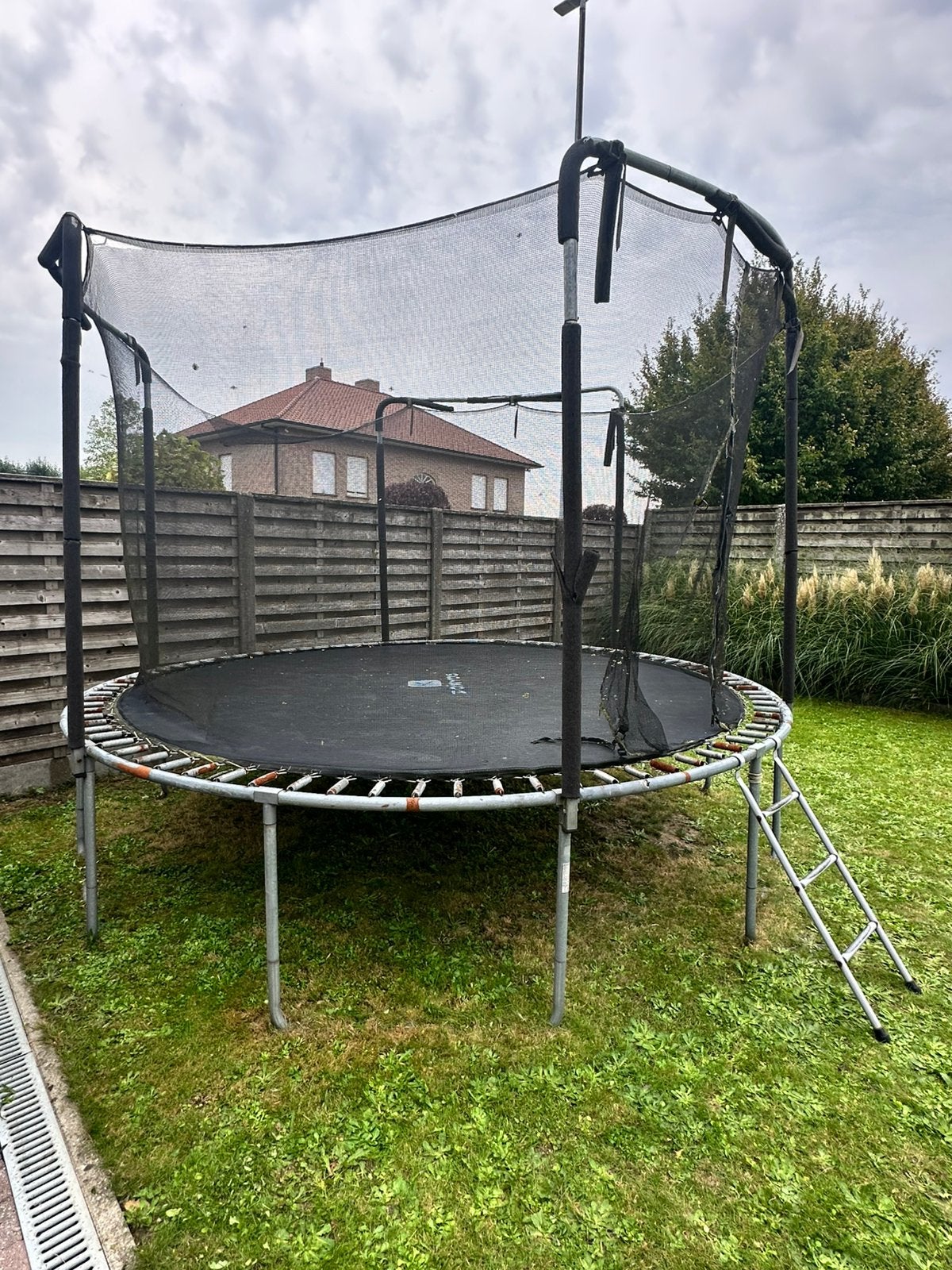 Trampoline te koop, Ophalen, Gebruikt