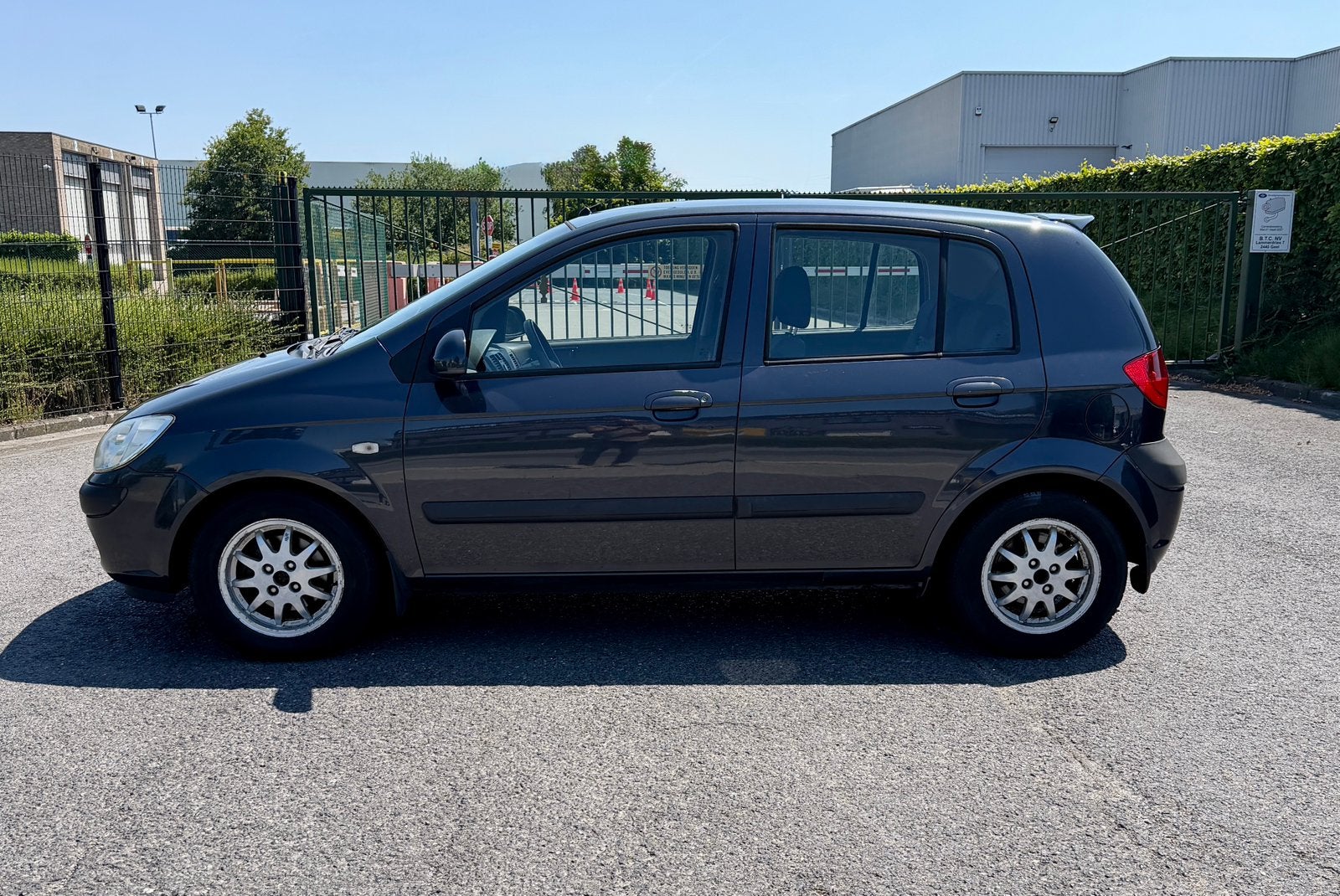 Hyundai Getz 1.4 Benzine – Carplay – GEKEURD VOOR VERKOOP!, Autos, Hyundai, Achat, Boîte manuelle, Noir, 5 portes