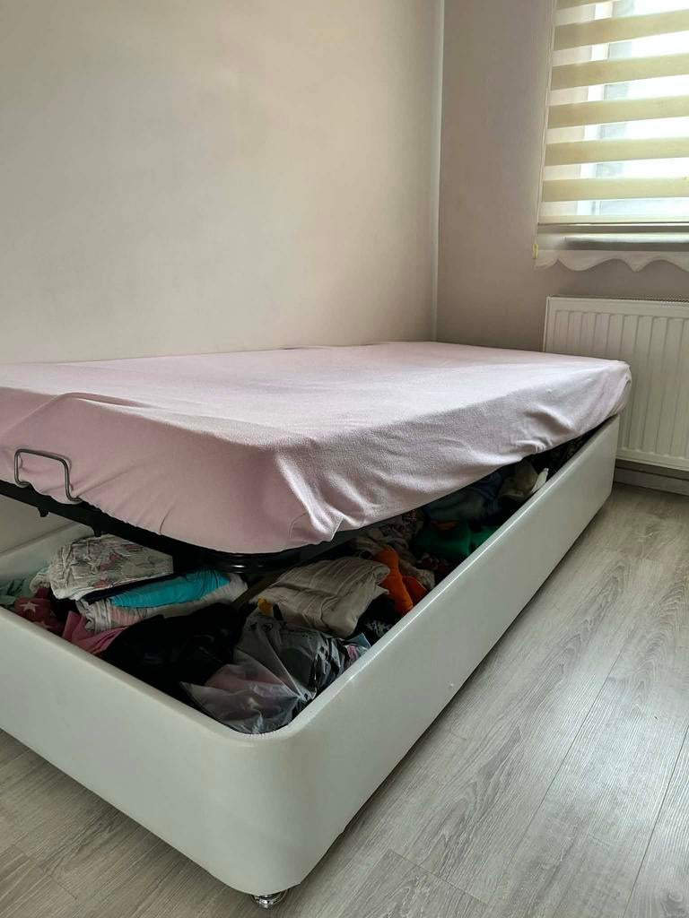 Lit box blanc en  cuir une personne, Maison & Meubles, Chambre à coucher | Lits boxsprings, Enlèvement, Comme neuf, Une personne
